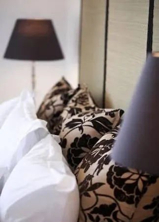 Maison De Mon Pere Bed & Breakfast
