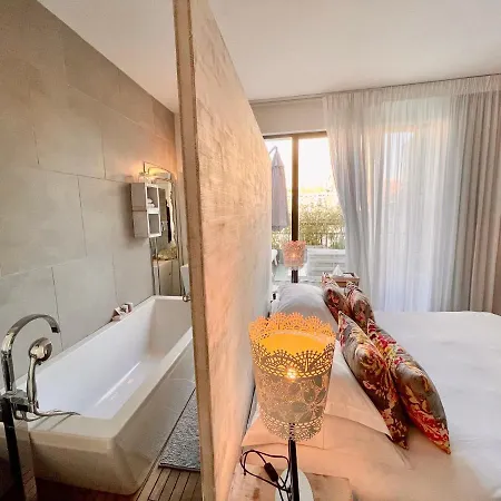 Bed & Breakfast Maison De Mon Père 4*